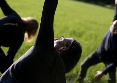 Mindfulness, yoga, meditatie, aandacht, en contact met je lichaam.